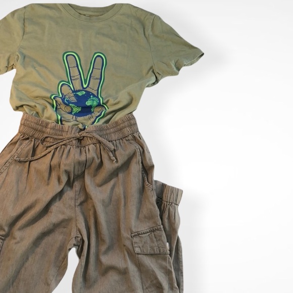 Green Cargo Pants - Picture 8 of 9